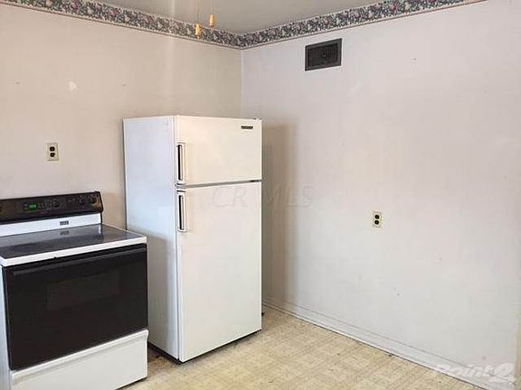 2nd image of 115 Park Ave