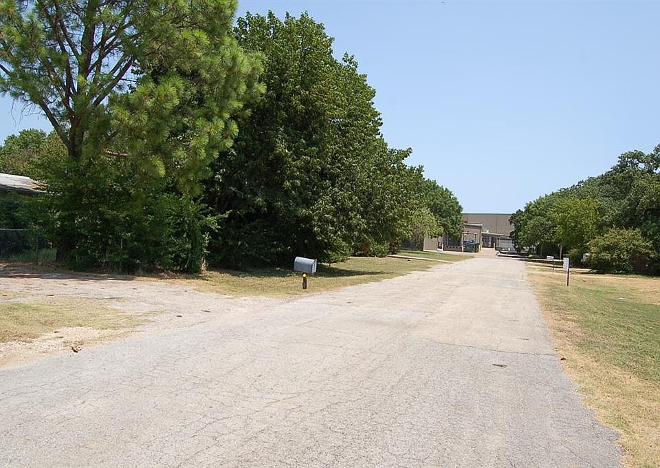 2nd image of 4606 Oak Creek Dr Lot 32