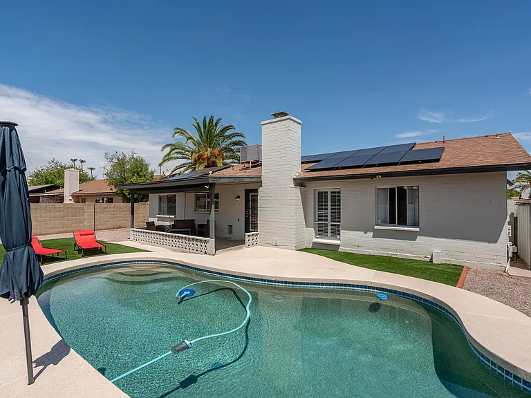 951 W La Jolla Dr — Photo 18
