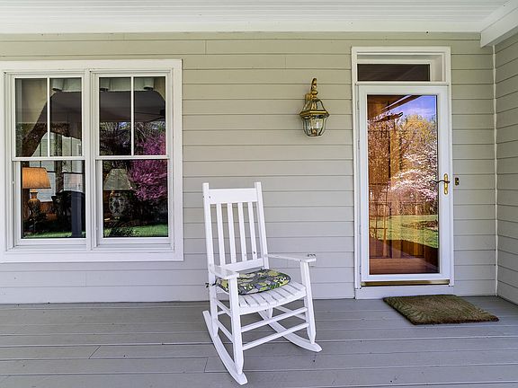 5th image of 359 Otterbein Farm Ln