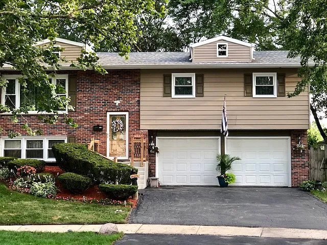 6131 Laura Ln photo 1