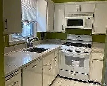317 E Olive St — Photo 2