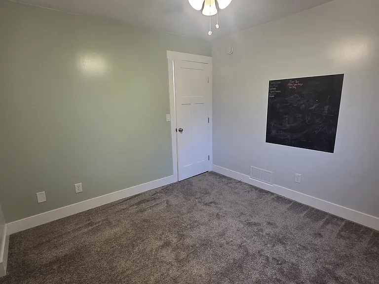 401 Stallion St — Photo 2