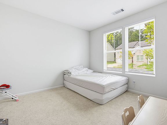 5th image of 3029 Cambridge Mill St
