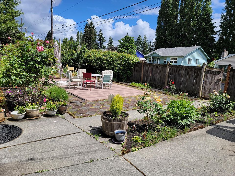 1st image of 15329 1/2 26th Ave NE #1/2