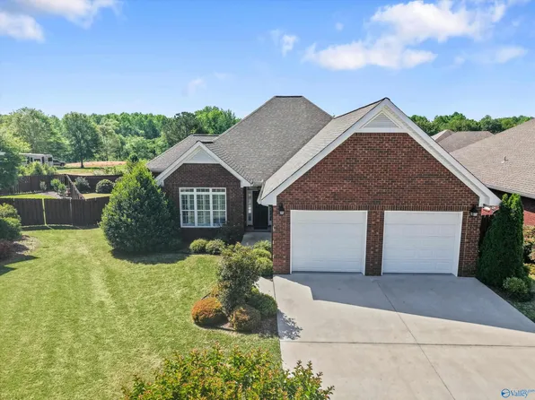 108 Canterbury Cir, Arab, AL 35016
