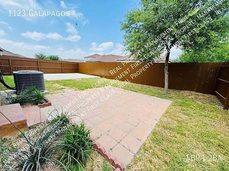 1123 Galapagos — Photo 16