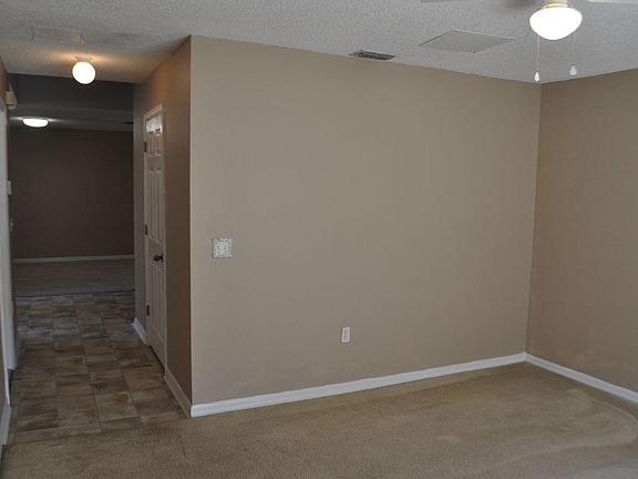 5th image of 28 Lamour Ln