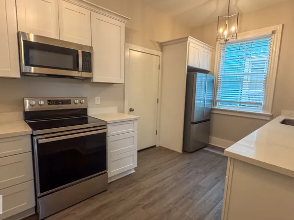 2 bed, 1.0 bath, $3,000, 1133 Pine St, New Orleans, LA 70118