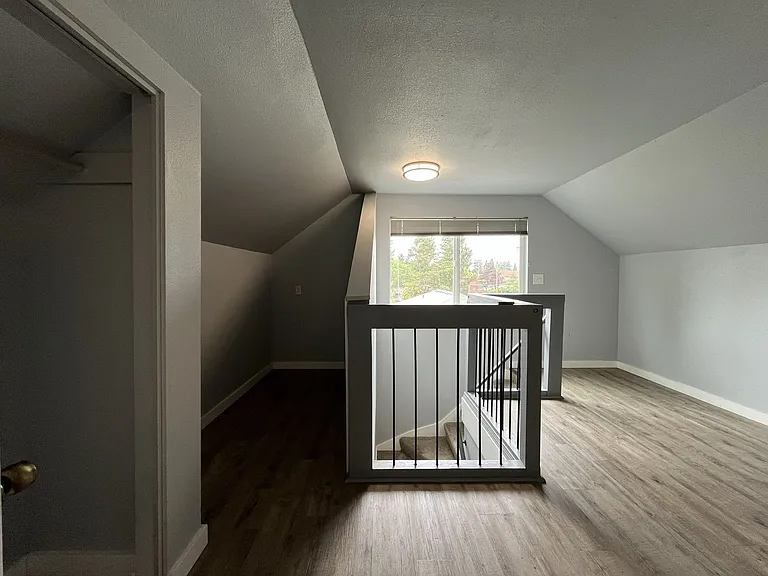 13208 NE Glisan St — Photo 36