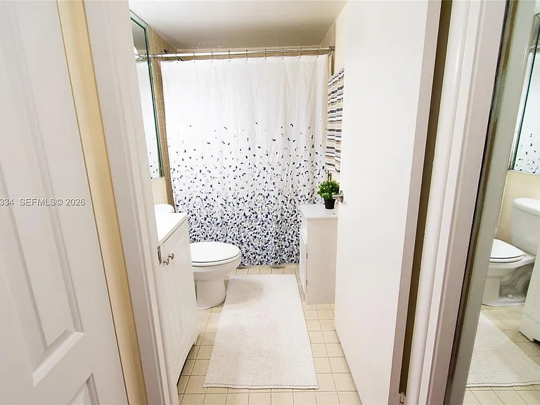 1621 Collins Ave #205 — Photo 19