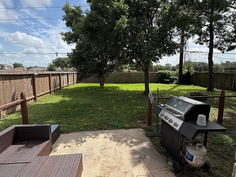 18210 Almonte Ln — Photo 3