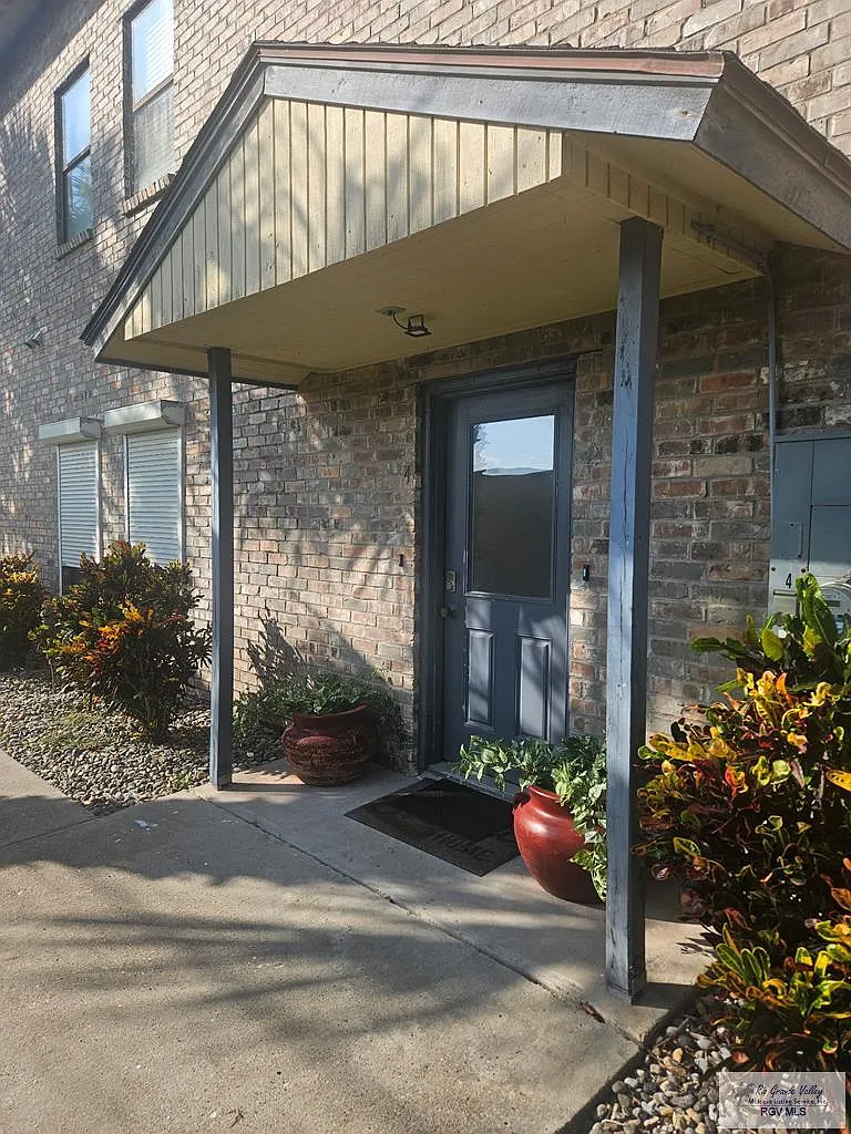 2 bed, 2.0 bath, 1114 sqft, $1,800 — Photo 1