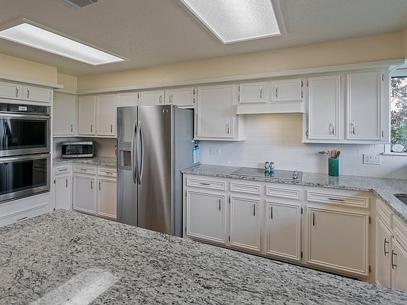 5th image of 66 Woodcreek Dr