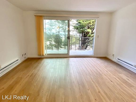 3rd image of 430 Burnett Ave #4