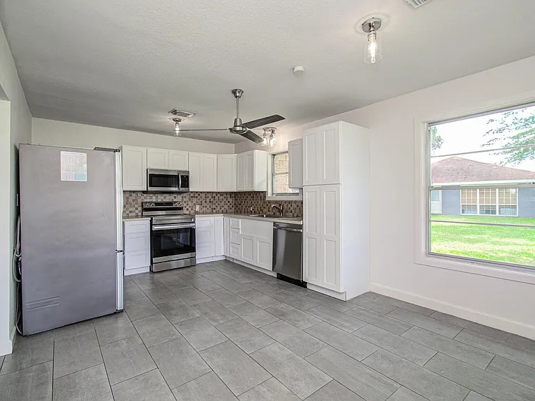 709 S McCarty Ave — Photo 20