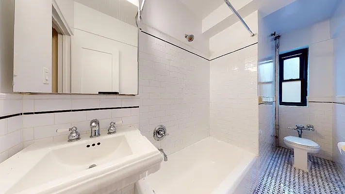 Rented by Bond New York | media 24