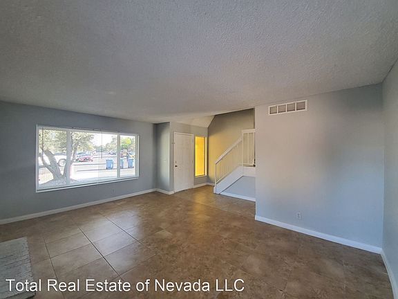 3rd image of 4703 Knollwood Dr