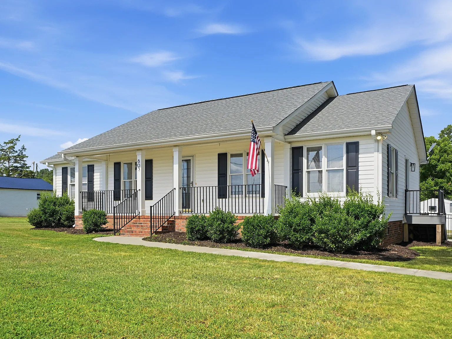 3 bed, 1316 sqft, $2,200 — Photo 4