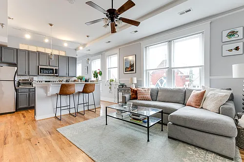 1301 Porter St #301 Photo 1
