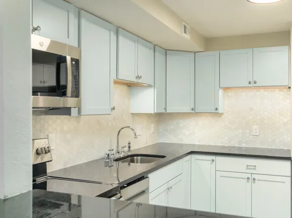 215 5th St NE, 215 5th St NE APT 1J, Minneapolis, MN 55413