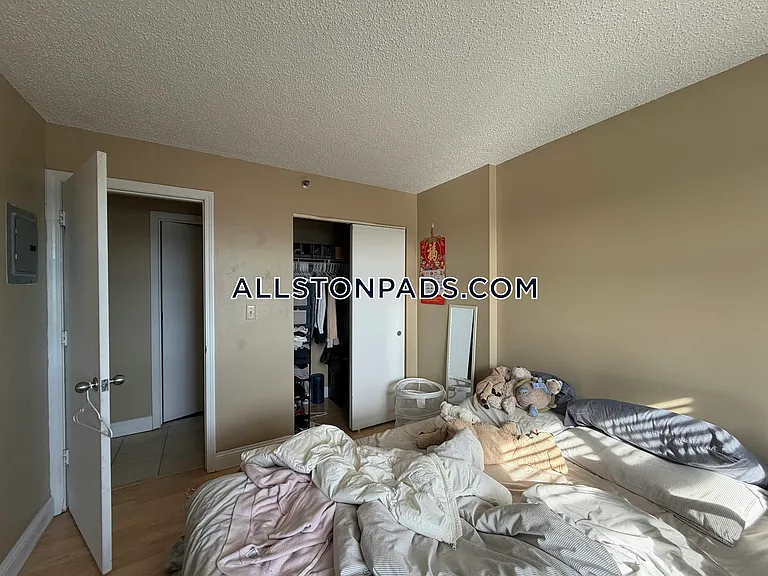 15 N Beacon St #703 — Photo 4