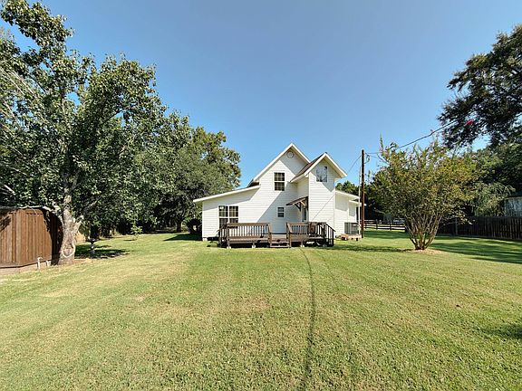 3rd image of 295 Old Highway 90 W