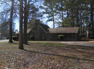18 Barberry Dr, Newnan, GA