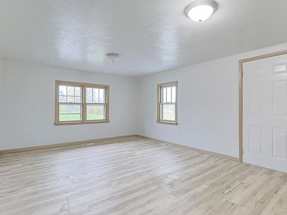 5th image of 1582 Bakertown Rd