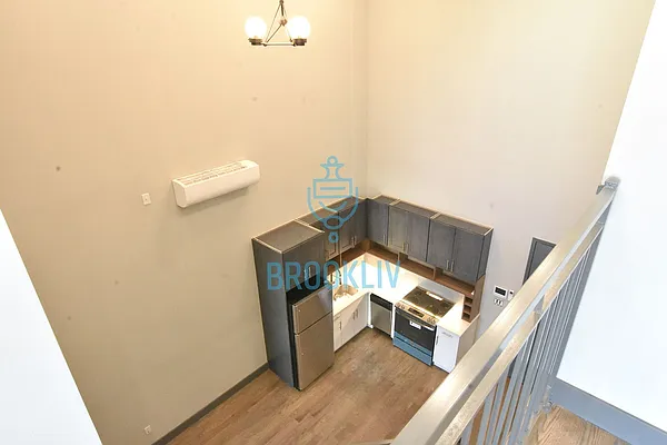 Rented by null | media 33