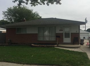 31540 Newport Dr, Warren, MI 48088