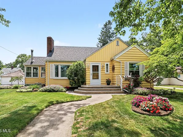 217 Woodland Ave, Swanton, OH 43558