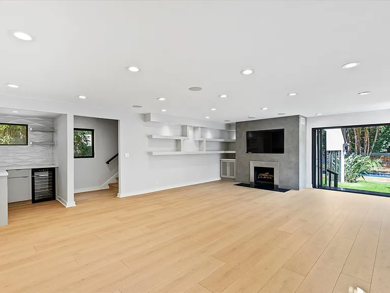 15221 Valley Vista Blvd — Photo 8