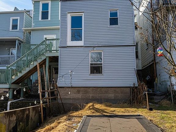 4th image of 224 E Main St