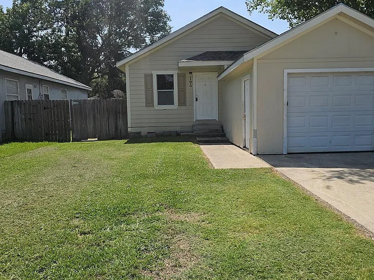 11919 Kingslake Forest Dr — Photo 2