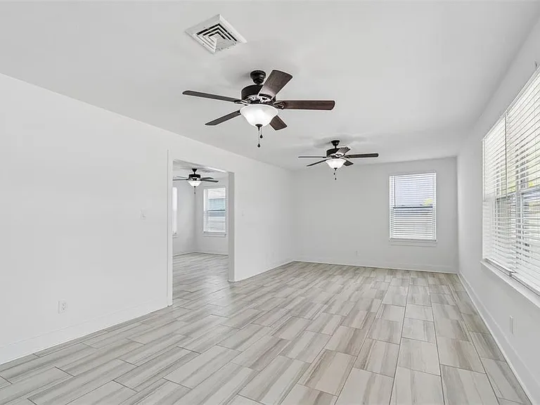8125 Bayshore Dr — Photo 31