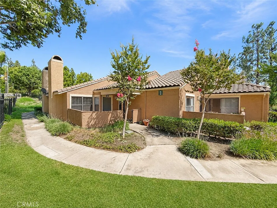10655 Lemon Ave #202