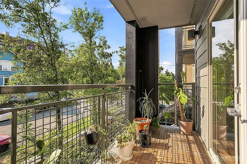 2nd image of 412 11th Avenue #303