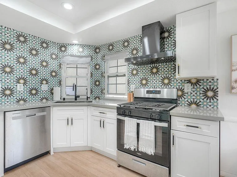 6817 Watercourse Dr — Photo 8