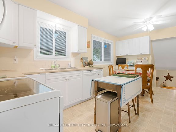 4th image of 4 Quail Pl