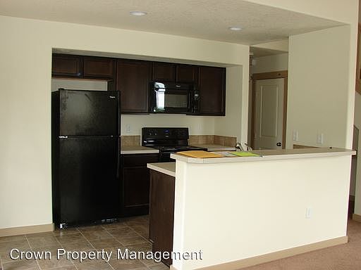 2nd image of 1020 S Olympia Pl