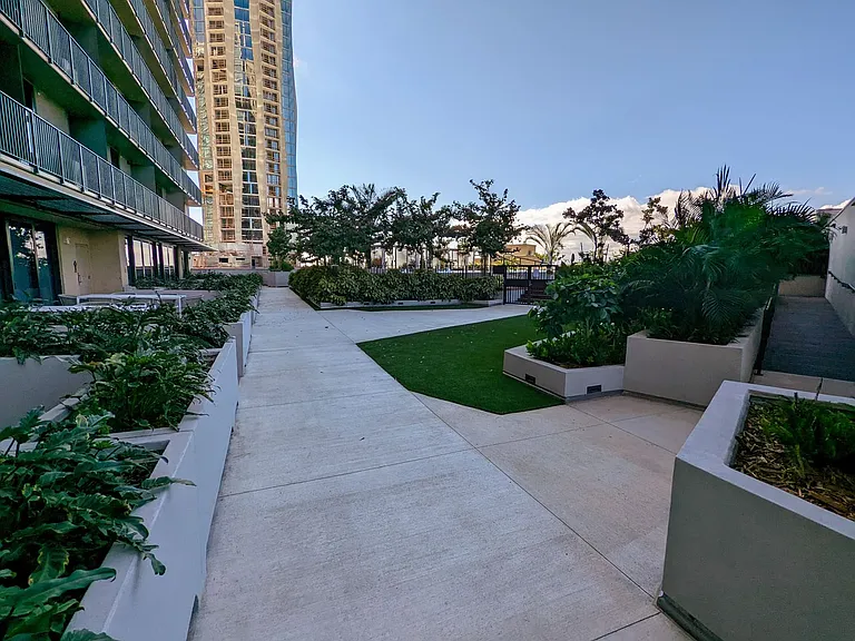 987 Queen St #3109 — Photo 26