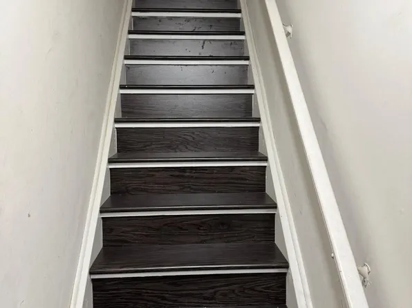 16 Edinburgh Dr #Basement, Brampton, ON L6Y 6A7