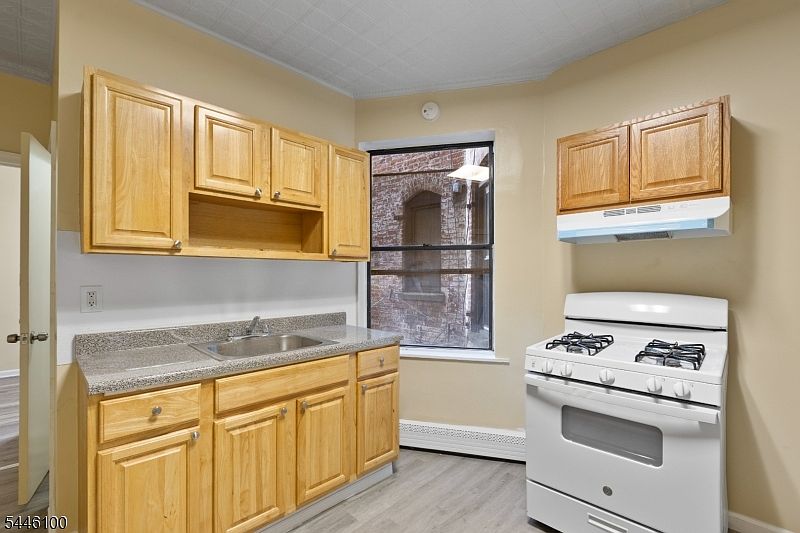 1st image of 222 3rd St APT 2