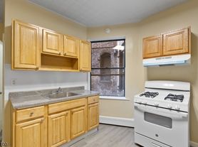 222 3rd St, Passaic, NJ