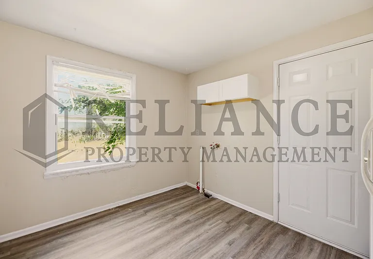 4421 S Oak Ave — Photo 7