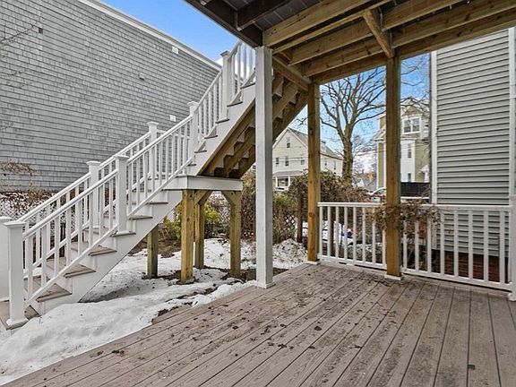3rd image of 136 Coleridge St Floor 2