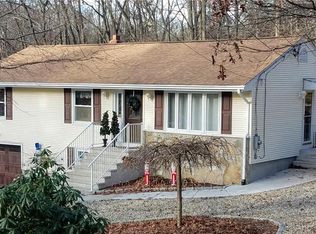 25 Linfield Dr, Smithfield, RI 02917