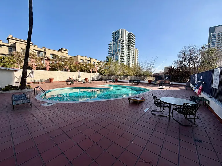702 Ash St #500 — Photo 23