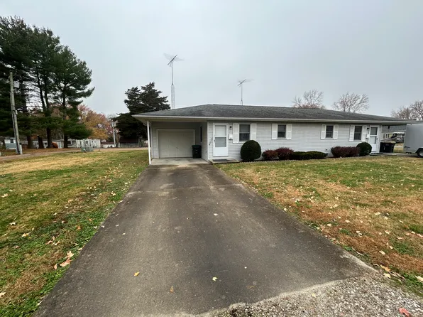 251 4th St, Carlyle, IL 62231
